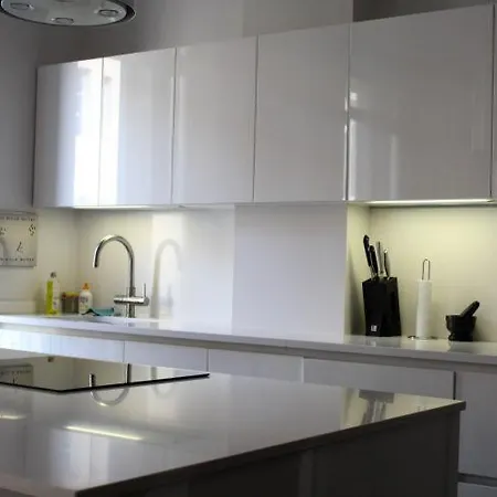 Sleeps 4 Air Con Wifi Cannes