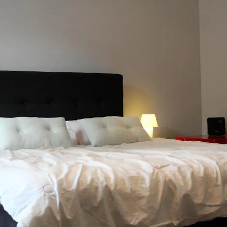Sleeps 4 Air Con Wifi *