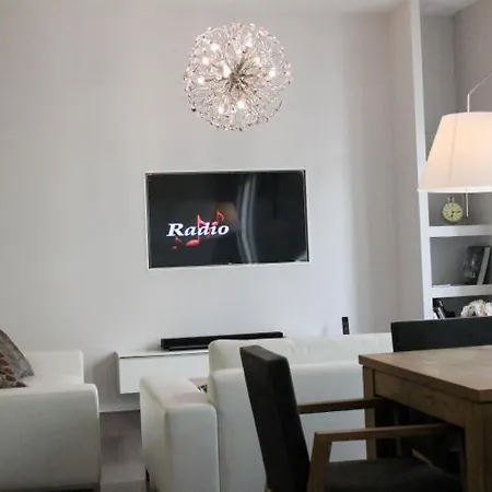 Sleeps 4 Air Con Wifi Cannes