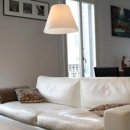 Sleeps 4 Air Con Wifi شقة *