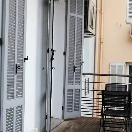 Sleeps 4 Air Con Wifi *